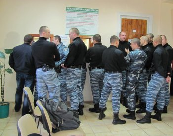 Сотрудники подразделения «Беркут» пришли на помощь 10-летней девочке (фото)