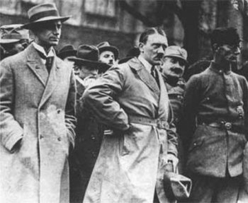 Союз Гитлера и Троцкого. 90 лет "мировой революции"