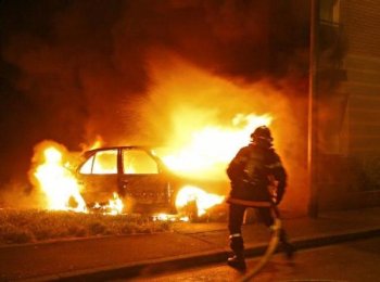 Сегодня ночью одессит лишился своего "железного друга": Его автомобиль уничтожил огонь