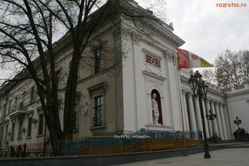 Три одессита, проживающих ранее в социальном общежитии для детей-сирот, получили личное жилье
