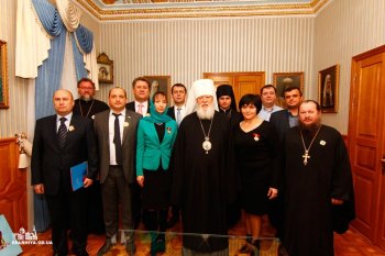 Митрополит Агафангел вручил церковные награды