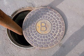 Воровство крышек люков в Одессе продолжается…