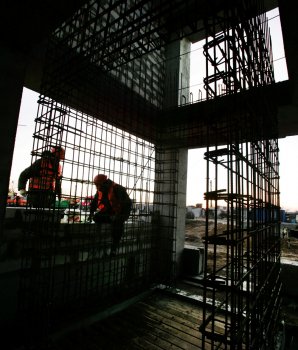 Новый терминал Одесского аэропорта строят на месте запущенного фруктового сада