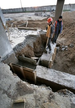 Новый терминал Одесского аэропорта строят на месте запущенного фруктового сада