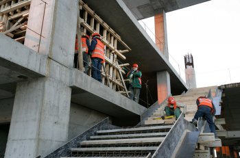 Новый терминал Одесского аэропорта строят на месте запущенного фруктового сада