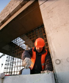 Новый терминал Одесского аэропорта строят на месте запущенного фруктового сада