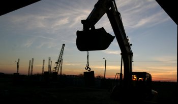 Новый терминал Одесского аэропорта строят на месте запущенного фруктового сада