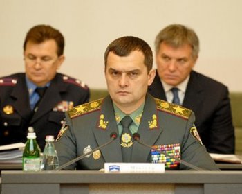 Захарченко запретил своим подчиненным применять силу против участников акций