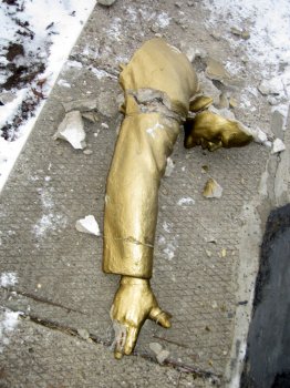 Кому помешал Ленин?