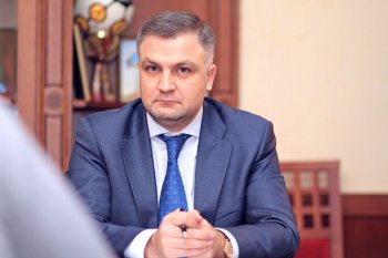 Геннадий Труханов: "Власть должна заниматься обеспечением детей чистой питьевой водой"