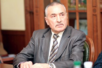 Геннадий Труханов: "Власть должна заниматься обеспечением детей чистой питьевой водой"