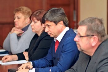 Геннадий Труханов: "Власть должна заниматься обеспечением детей чистой питьевой водой"