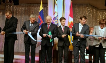 Третья Благотворительная Дипломатическая ярмарка проходит на Морвокзале  (фото)