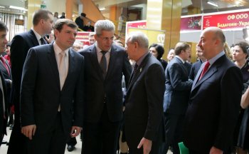 Третья Благотворительная Дипломатическая ярмарка проходит на Морвокзале  (фото)