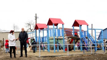 В Суворовском районе открыли три детские площадки