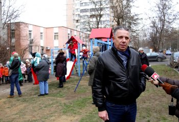 В Суворовском районе открыли три детские площадки