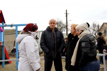 В Суворовском районе открыли три детские площадки