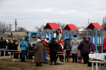 В Суворовском районе открыли три детские площадки