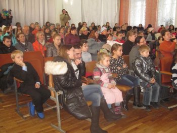 В День Святого Николая дети Суворовского района получили подарки