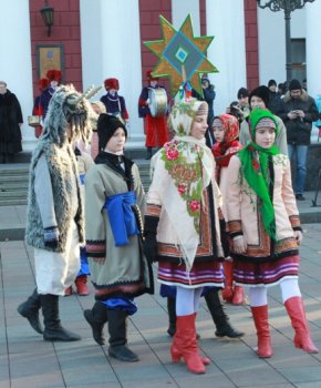 100 тысяч огней зажглись на главной новогодней елке Одессы (фото)