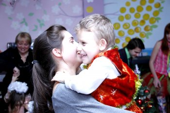 Геннадий Труханов поздравил воспитанников Дома ребенка №3 с Днем Св. Николая