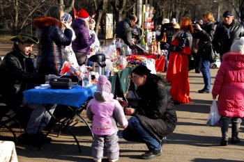 В парке Горького народные гуляния