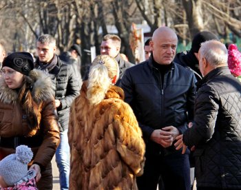 В парке Горького народные гуляния