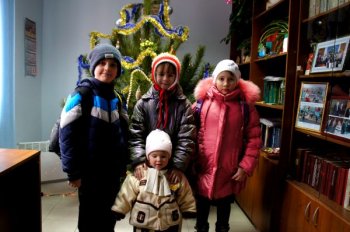 Евгений Гофман поздравил детей с Новым годом