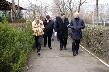 Геннадий Труханов: "Необходима консолидация усилий для наведения порядка в Суворовском районе"