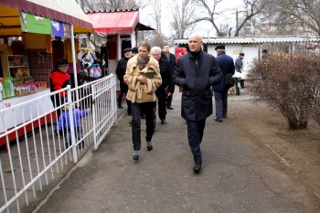 Геннадий Труханов: "Необходима консолидация усилий для наведения порядка в Суворовском районе"