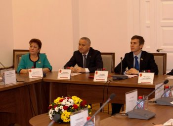 Олег Брындак познакомился с дипломатическим корпусом (фото)