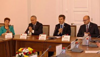 Олег Брындак познакомился с дипломатическим корпусом (фото)