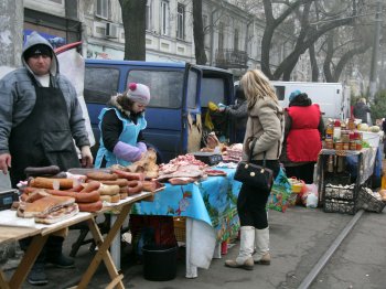 На Степовой открылась предновогодняя ярмарка (фото)