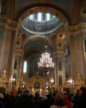 В одесских храмах проходят праздничные службы (фото)