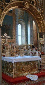 В одесских храмах проходят праздничные службы (фото)