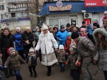 Подробности новогодних детских утренников в Киевском районе Одессы (фото)