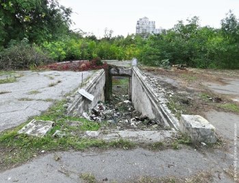 Зеленый (летний) театр: Руины в парке Шевченко