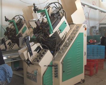 Бизнесмен ответит в суде за производство фальшивой обуви под торговыми марками «Chanel» и «Louis Vuitton» (фото)
