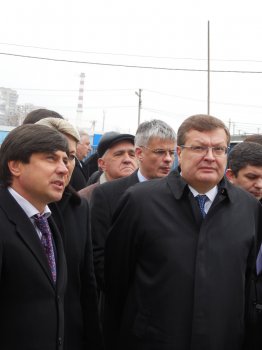 Вице-премьер Константин Грищенко проинспектировал строительство детской поликлиники на Бочарова