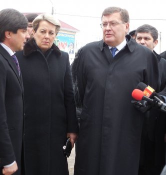 Вице-премьер Константин Грищенко проинспектировал строительство детской поликлиники на Бочарова