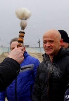 На Крещение депутаты вышли из Черного моря с новыми силами