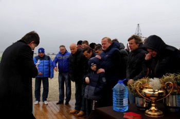 На Крещение депутаты вышли из Черного моря с новыми силами