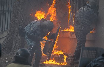 80 правоохранителей с Грушевского госпитализированы. Эти фото должны видеть все!