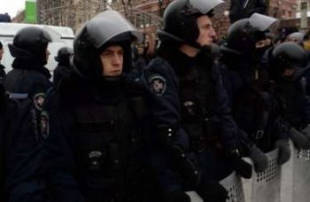 Почти 300 правоохранителей пострадали на Грушевского