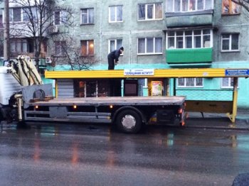 В Одессе продолжается демонтаж незаконных торговых киосков