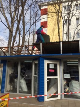В Одессе продолжается демонтаж незаконных торговых киосков