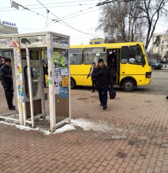 В Одессе продолжается демонтаж незаконных торговых киосков