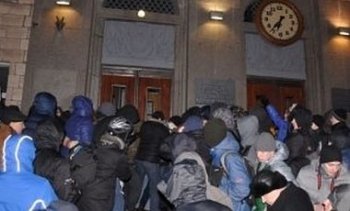 Погромщики оплатят ремонт