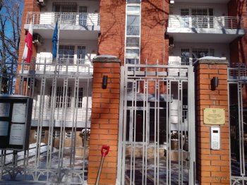 В Одессе «Партия Сталина» пикетировала консульство Польши