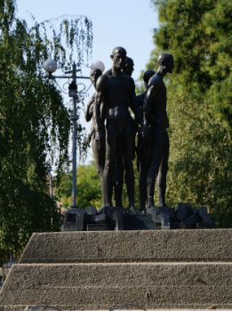 Народы Одессы требуют привести в порядок памятник жертвам Холокоста